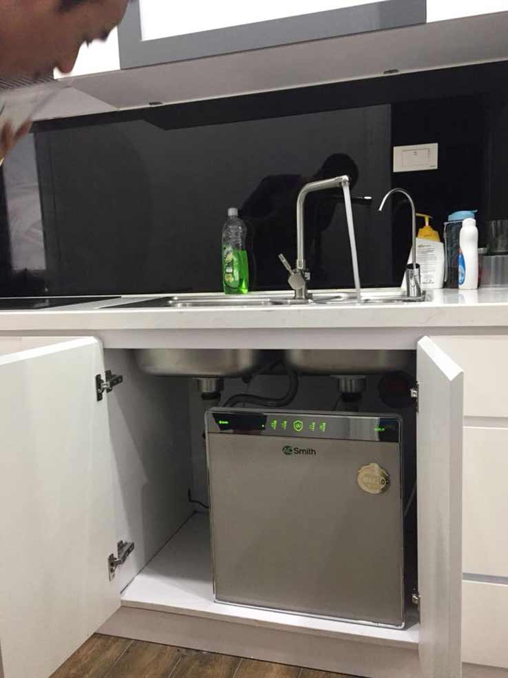 Hình ảnh thực tế lắp đặt của máy lọc nước AoSmith AR600-U3